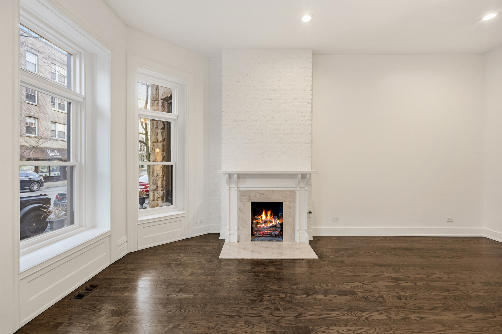 3rd image of 2107 N Clark St, Chicago, IL 60614 | MLS# 12672738