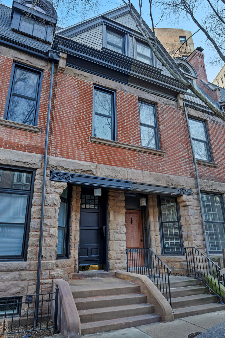 1st image of 2107 N Clark St, Chicago, IL 60614 | MLS# 12672738