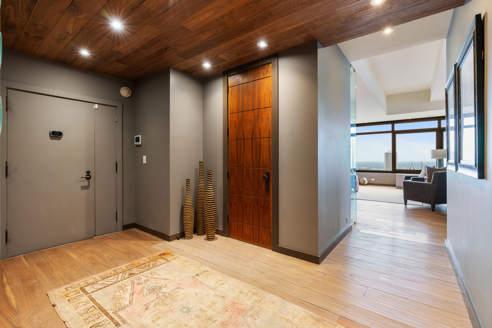 2nd image of 175 E Delaware Pl, Chicago, IL 60611
