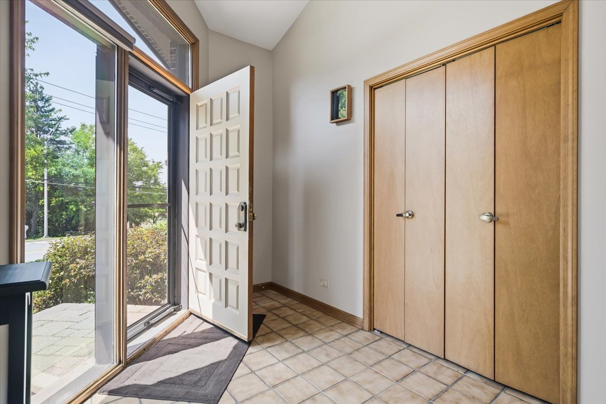Homes for sale in Wheaton, IL | 1755 S Wiesbrook Rd, Wheaton, IL 60189 | MLS# 12673041