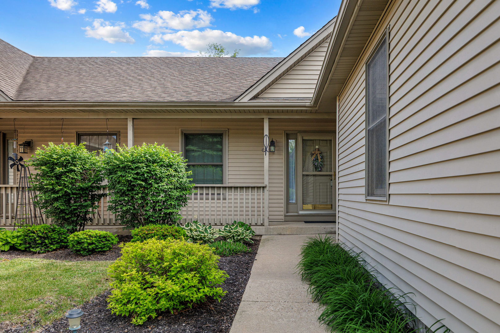 Homes for sale in Hampshire, IL | 639 Hampshire Dr, Hampshire, IL 60140 | MLS# 12673065