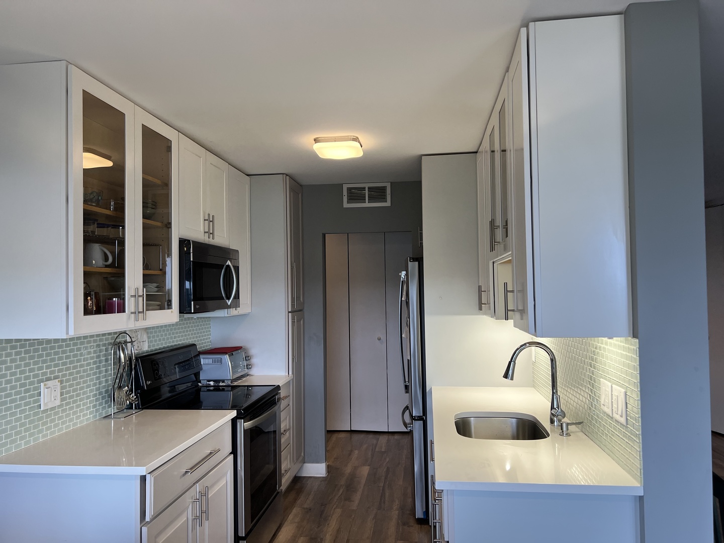 Homes for sale in Chicago, IL | 7141 N Kedzie Ave #1105, Chicago, IL 60645 | MLS# 12673528