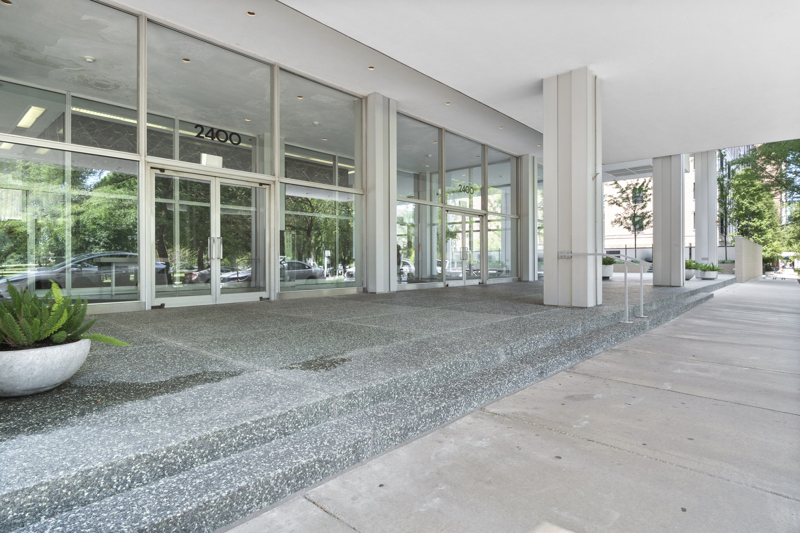 Homes for sale in Chicago, IL | 2400 N Lakeview Ave #402, Chicago, IL 60614 | MLS# 12673641