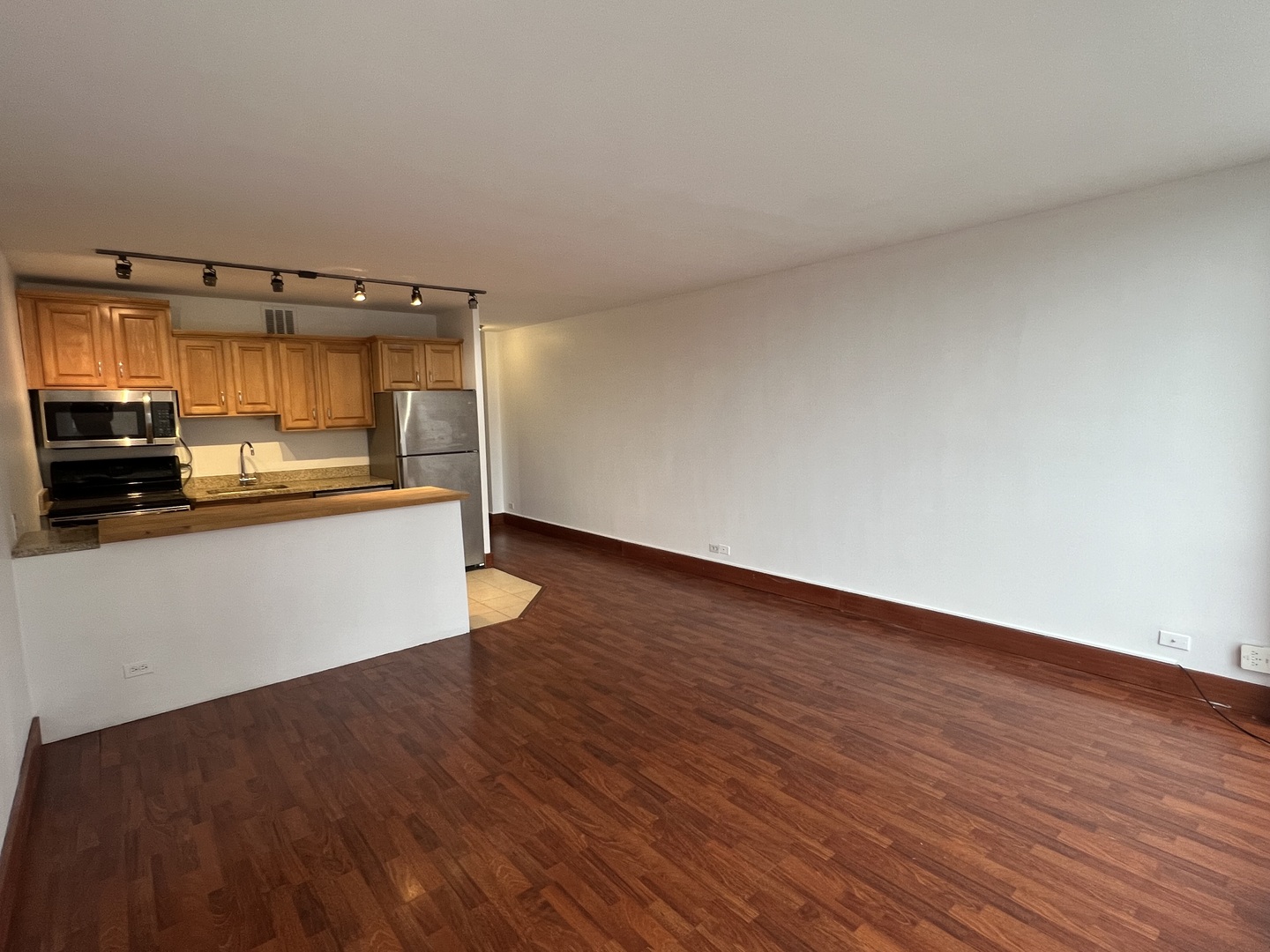 Homes for sale in Chicago, IL | 2400 N Lakeview Ave #402, Chicago, IL 60614 | MLS# 12673641