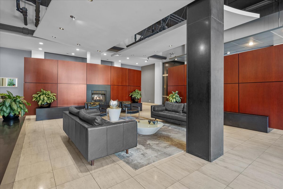 Homes for sale in Chicago, IL | 1001 W Madison St, Chicago, IL 60607