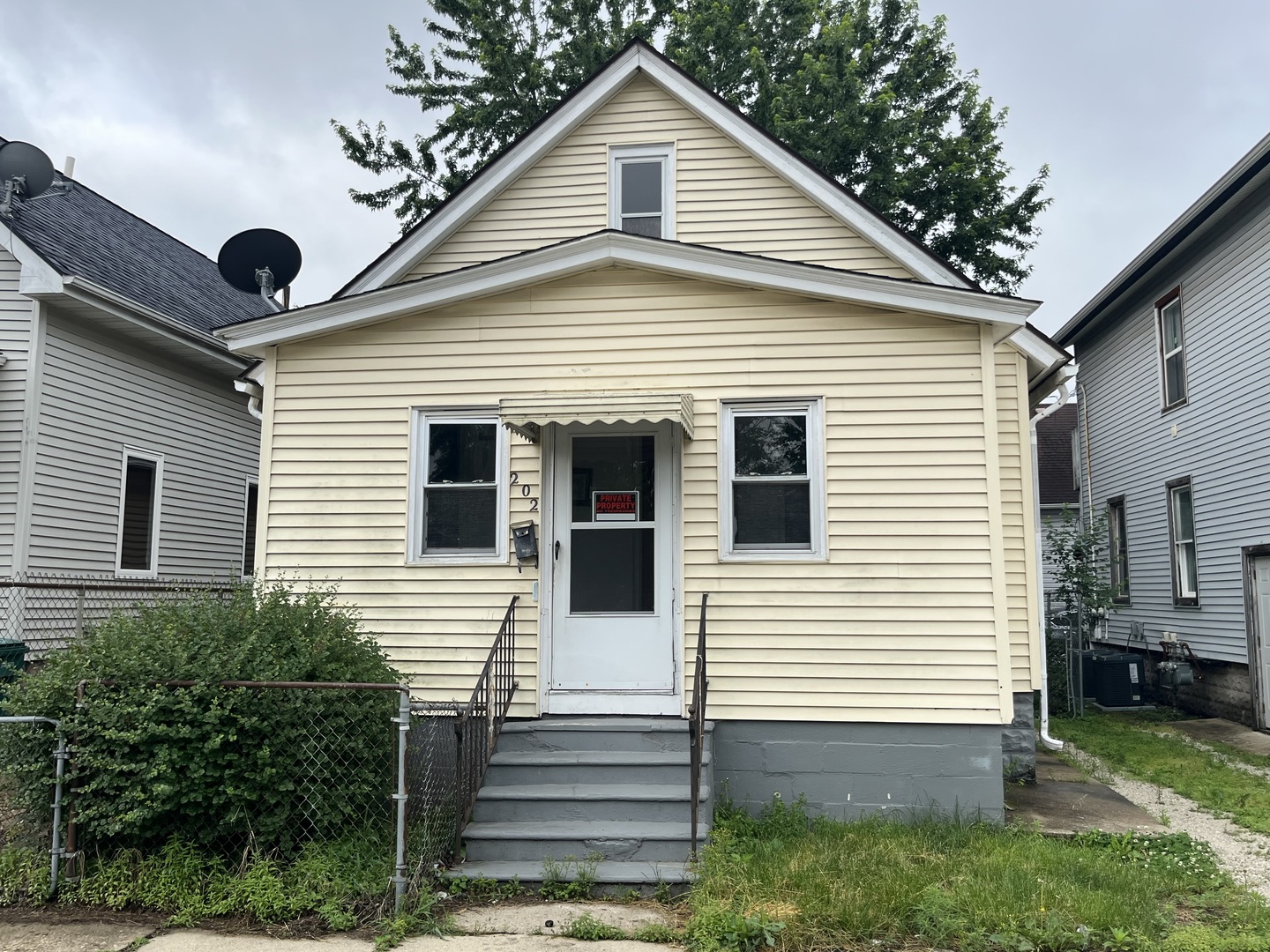 Homes for sale in Joliet, IL | 202 E Webster St, Joliet, IL 60432 | MLS# 12674197