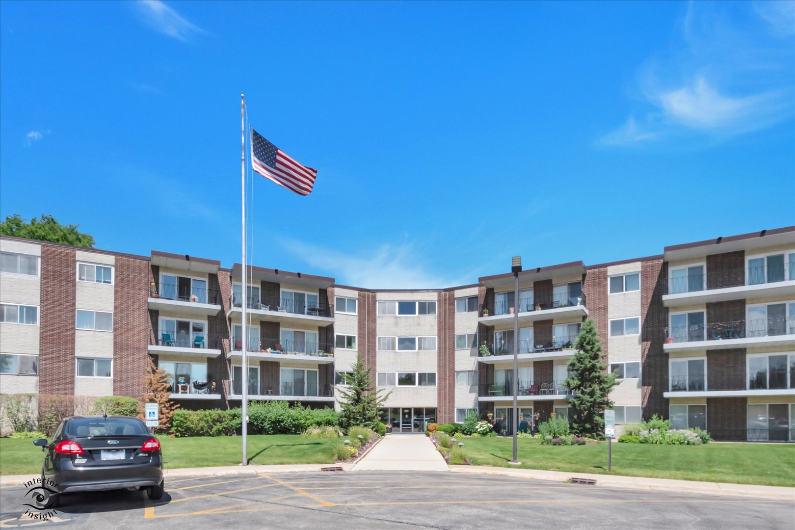 Homes for sale in Downers Grove, IL | 5540 Walnut Ave #33A, Downers Grove, IL 60515 | MLS# 12674237