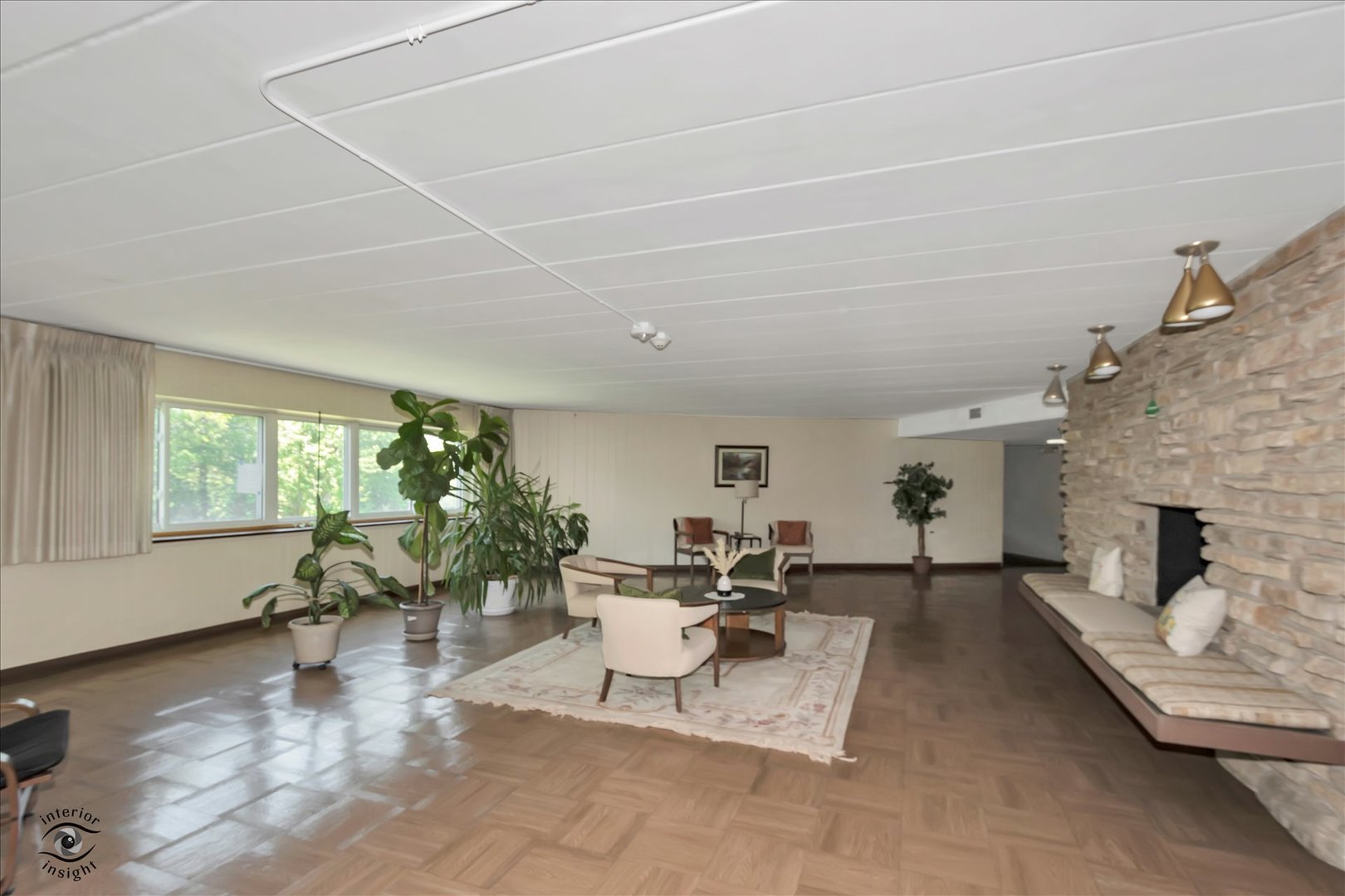 Homes for sale in Downers Grove, IL | 5540 Walnut Avenue, Downers Grove, IL 60515 | Houzeo