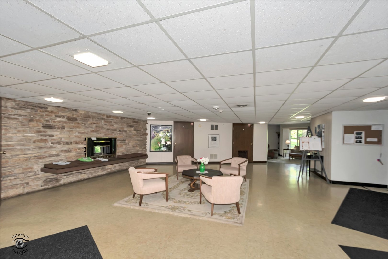 Homes for sale in Downers Grove, IL | 5540 Walnut Avenue, Downers Grove, IL 60515 | Houzeo