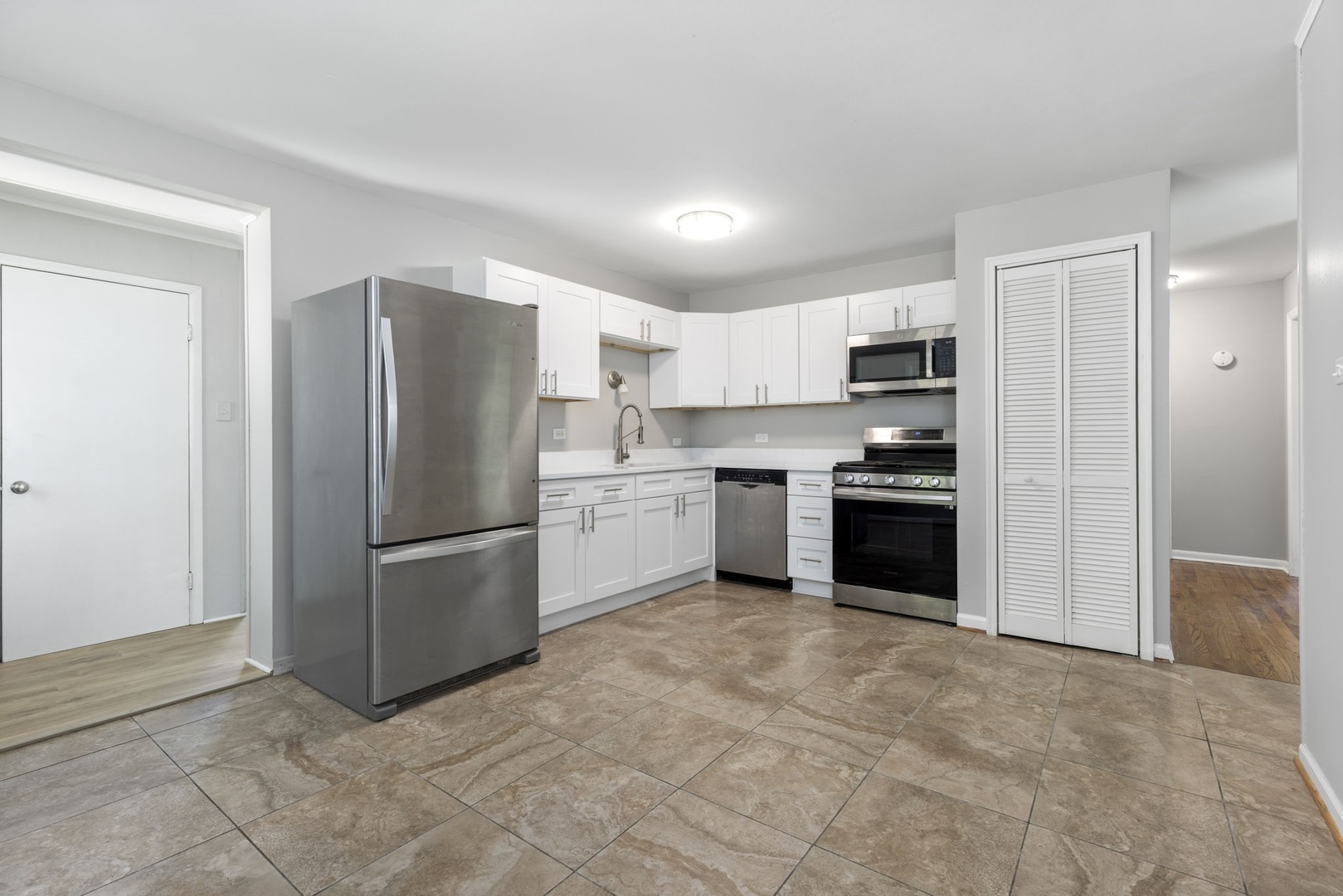 4th image of 5446 Highland Ct, Crestwood, IL 60418 | MLS# 12674412
