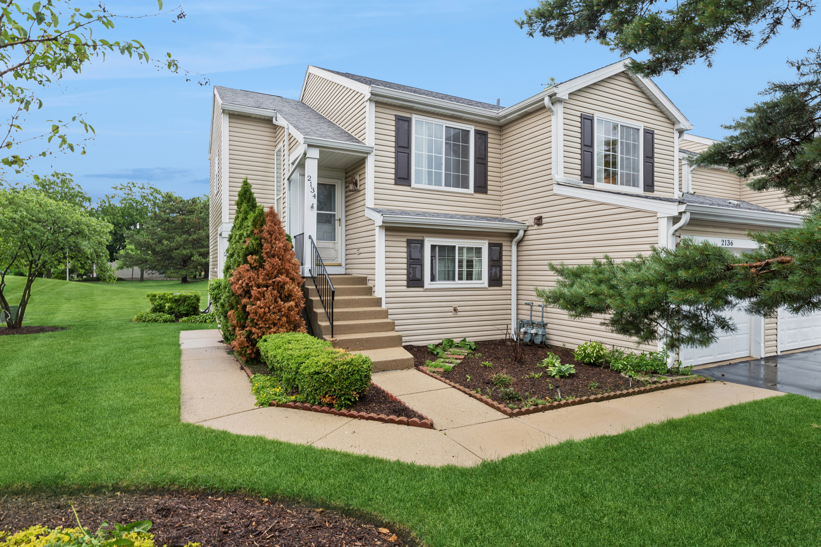 Homes for sale in Schaumburg, IL | 2134 Northwind Cir, Schaumburg, IL 60194 | MLS# 12674721