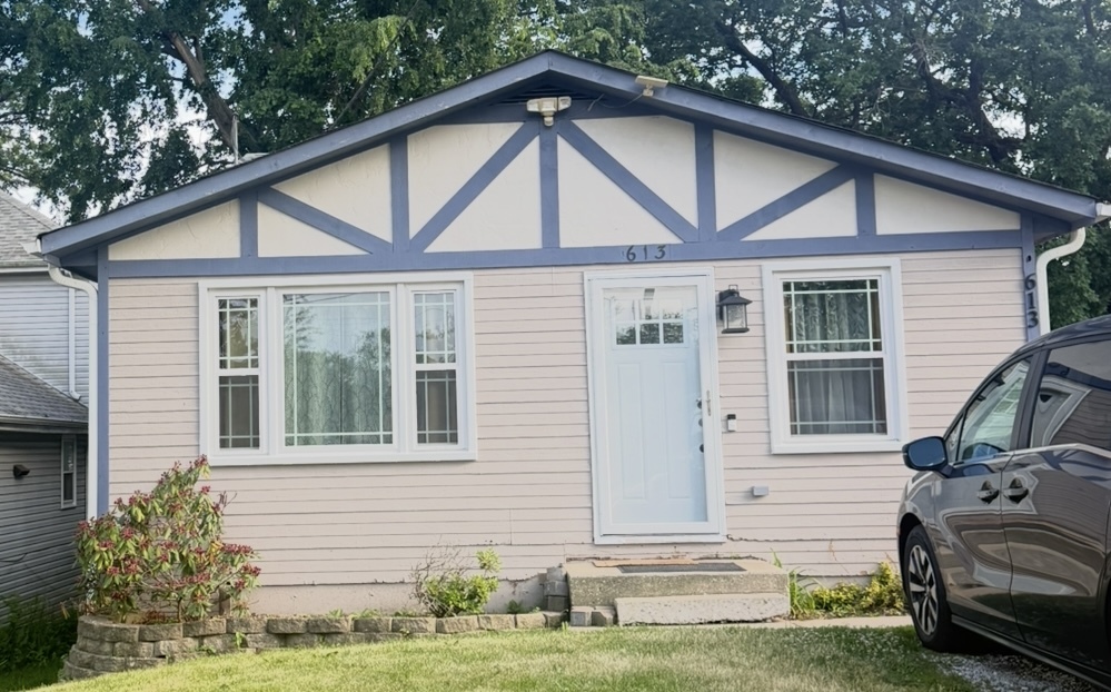 Homes for sale in Round Lake Beach, IL | 613 Oakwood Dr, Round Lake Beach, IL 60073 | MLS# 12674982