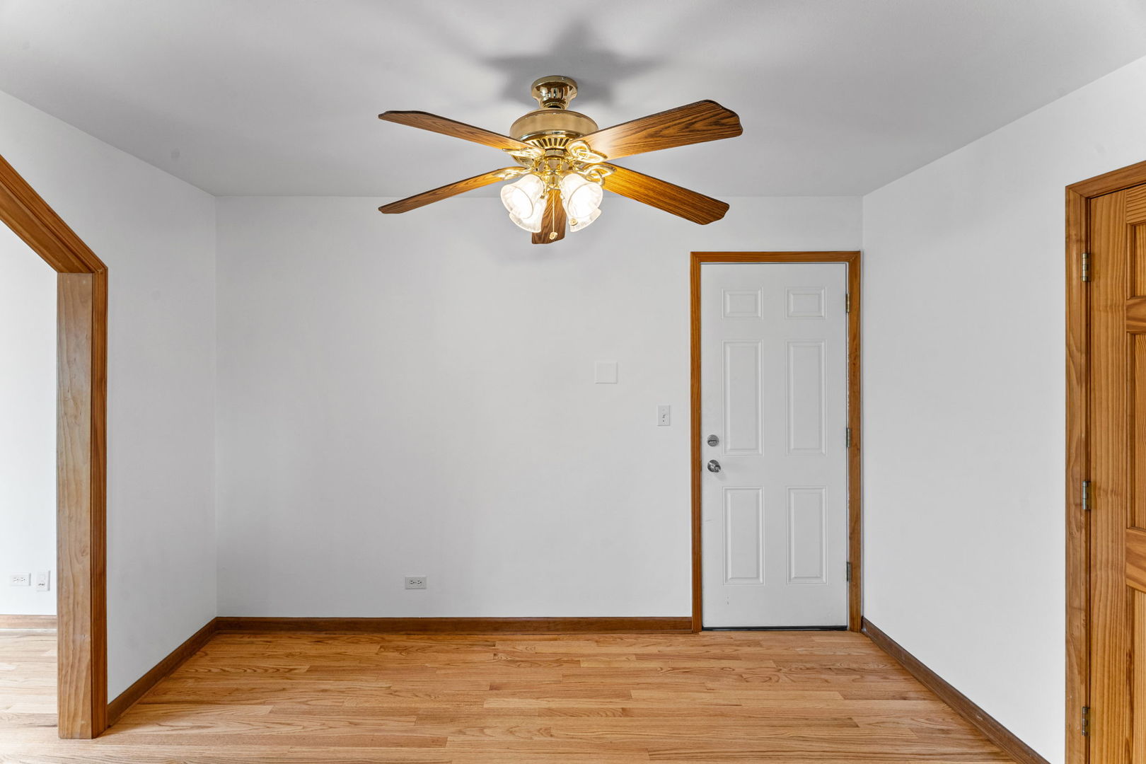 Homes for sale in Arlington Heights, IL | 2429 Crystal Ln, Arlington Heights, IL 60004