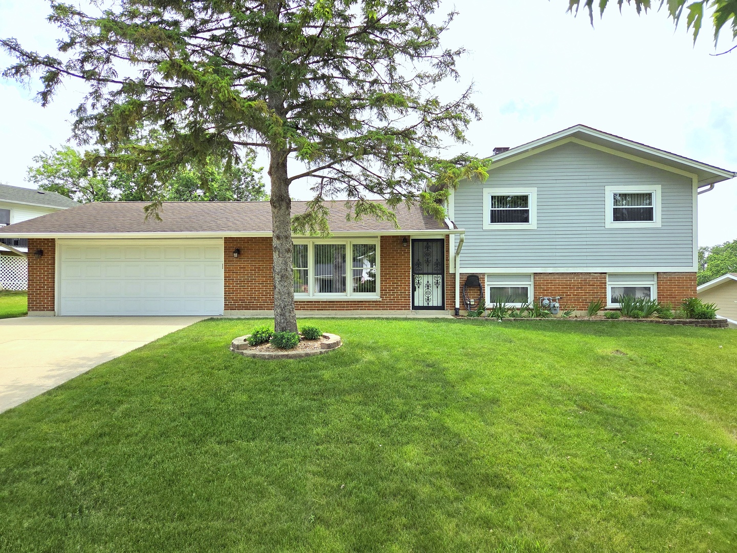 1st image of 21w105 Flamingo Ln, Lombard, IL 60148 | MLS# 12675398