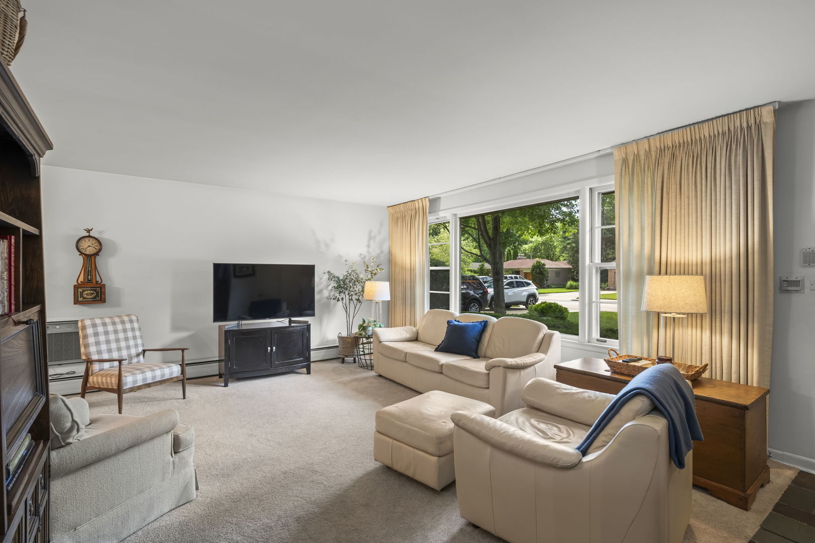 Homes for sale in Arlington Heights, IL | 311 N Beverly Ln, Arlington Heights, IL 60004 | MLS# 12675409