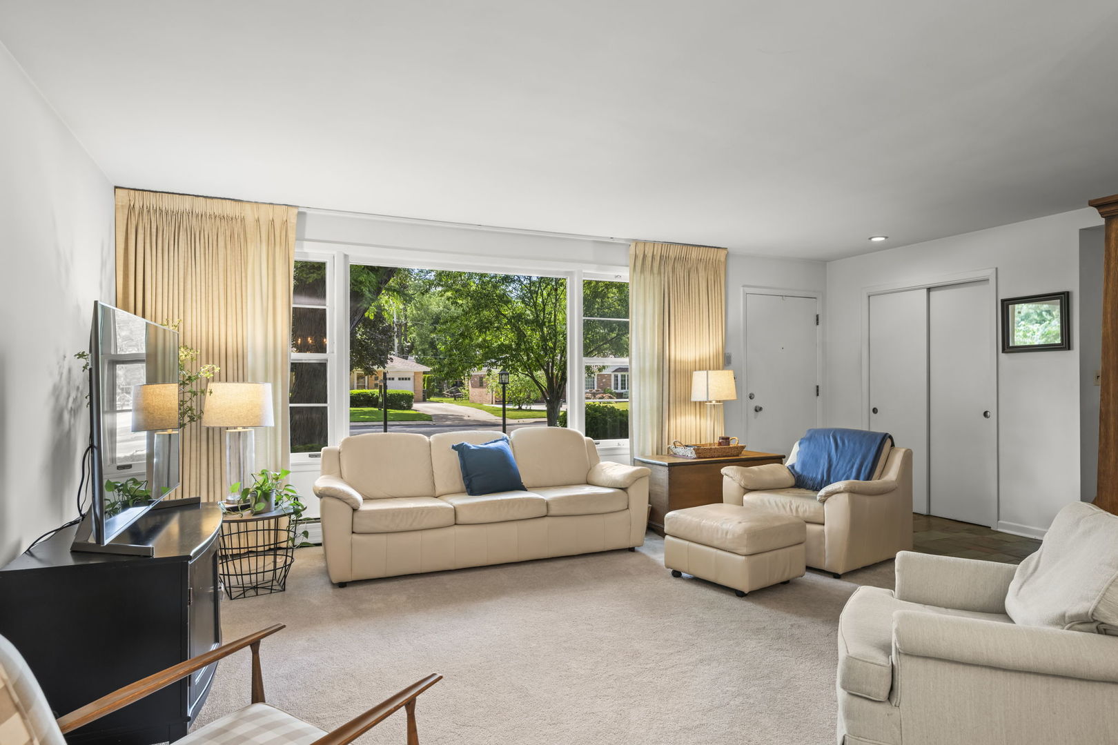 Homes for sale in Arlington Heights, IL | 311 N Beverly Ln, Arlington Heights, IL 60004 | MLS# 12675409