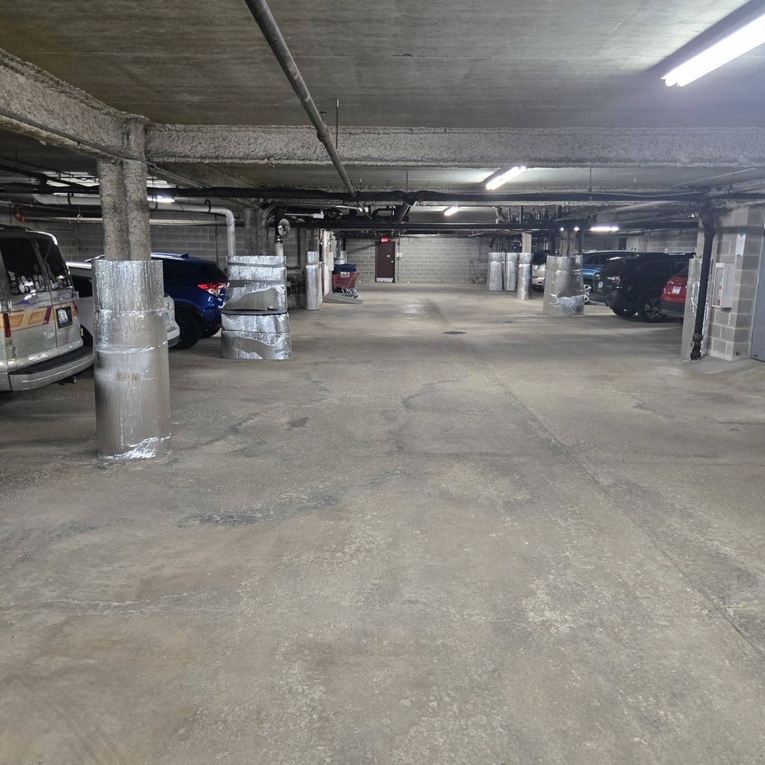 Homes for sale in Des Plaines, IL | 828 Graceland Ave #404, Des Plaines, IL 60016 | MLS# 12675430