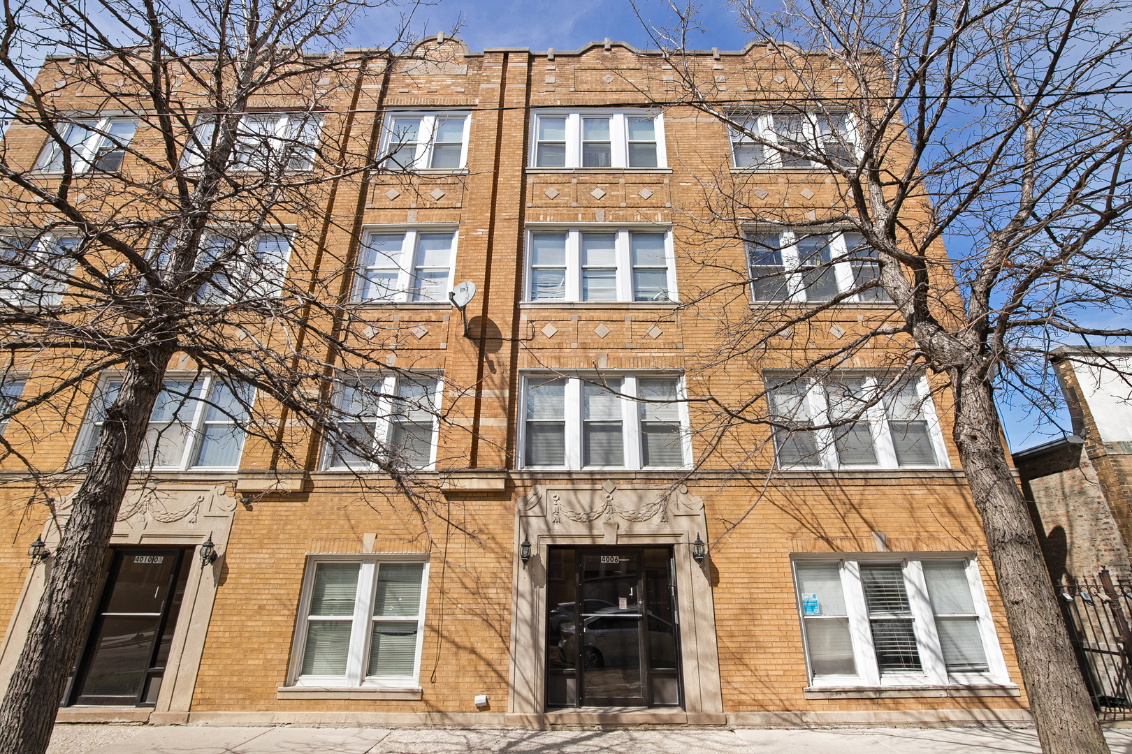 Homes for sale in Chicago, IL | 4006 W Nelson St #6B, Chicago, IL 60641 | MLS# 12675776
