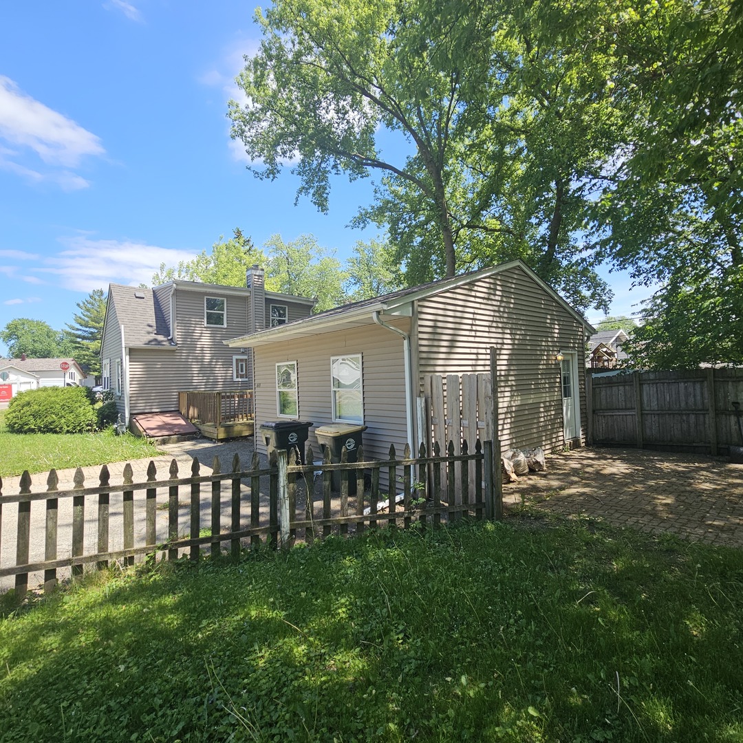 Homes for sale in Round Lake Beach, IL | 611 Golfview Dr, Round Lake Beach, IL 60073 | MLS# 12675803