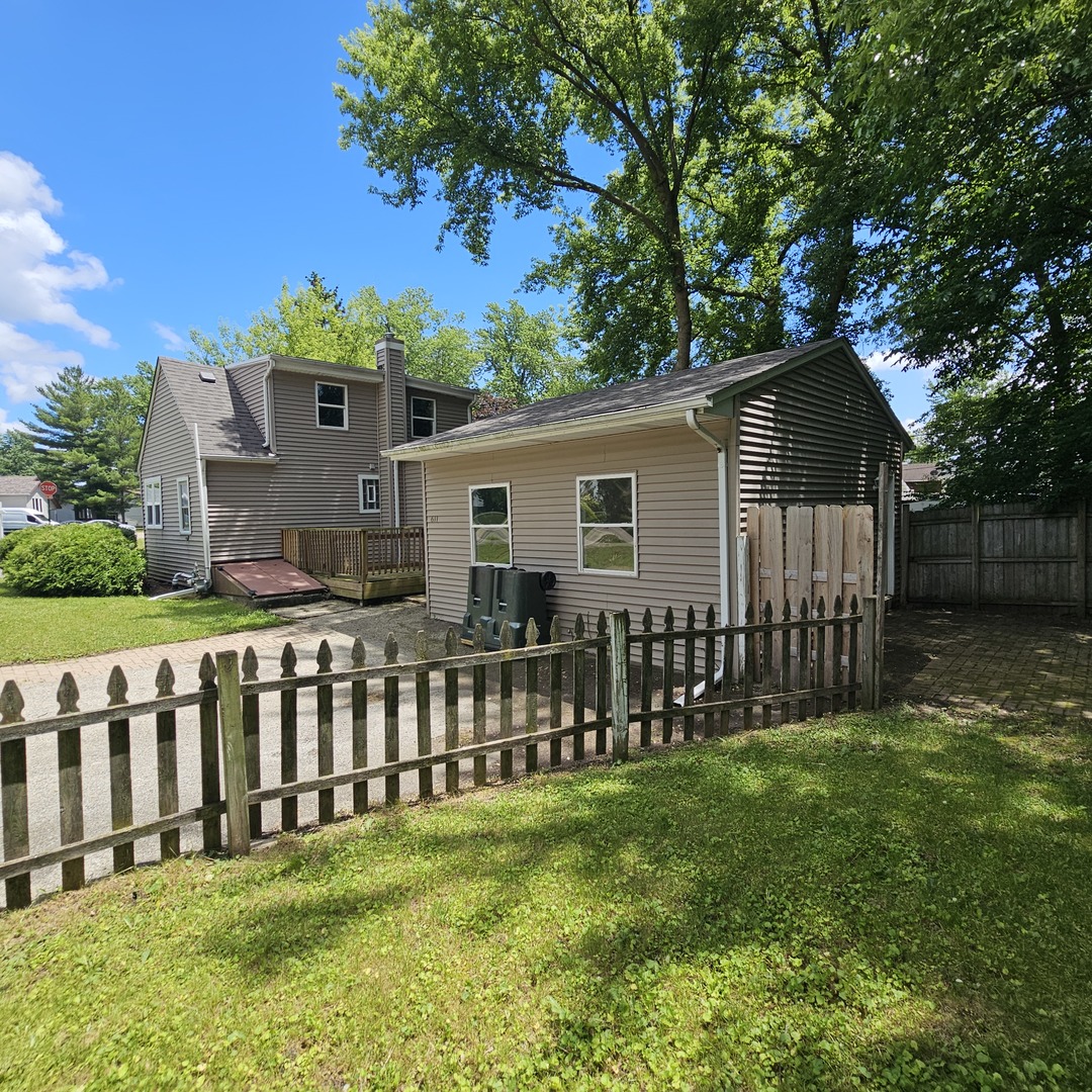 Homes for sale in Round Lake Beach, IL | 611 Golfview Dr, Round Lake Beach, IL 60073 | MLS# 12675803