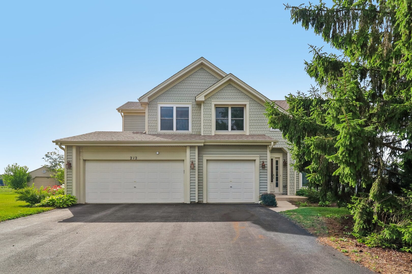 3rd image of 212 Mondovi Dr, Oswego, IL 60543 | MLS# 12675936