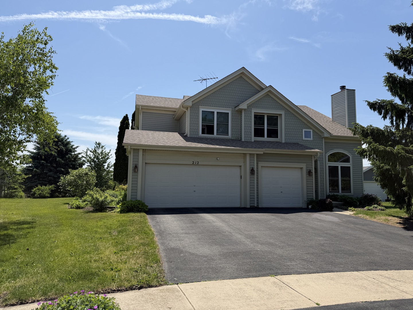 2nd image of 212 Mondovi Dr, Oswego, IL 60543 | MLS# 12675936