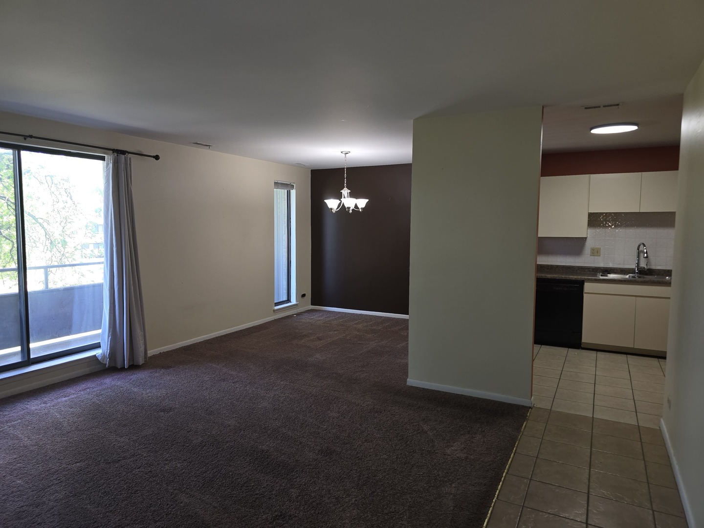 4th image of 7 E Carriageway Dr, Hazel Crest, IL 60429