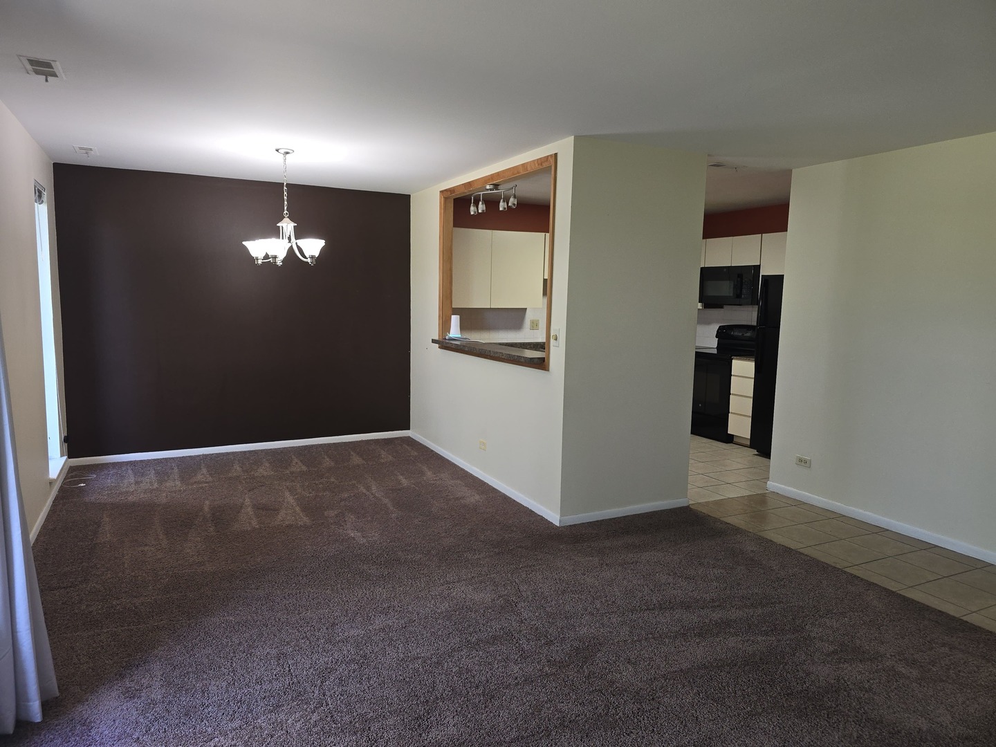 5th image of 7 E Carriageway Dr, Hazel Crest, IL 60429