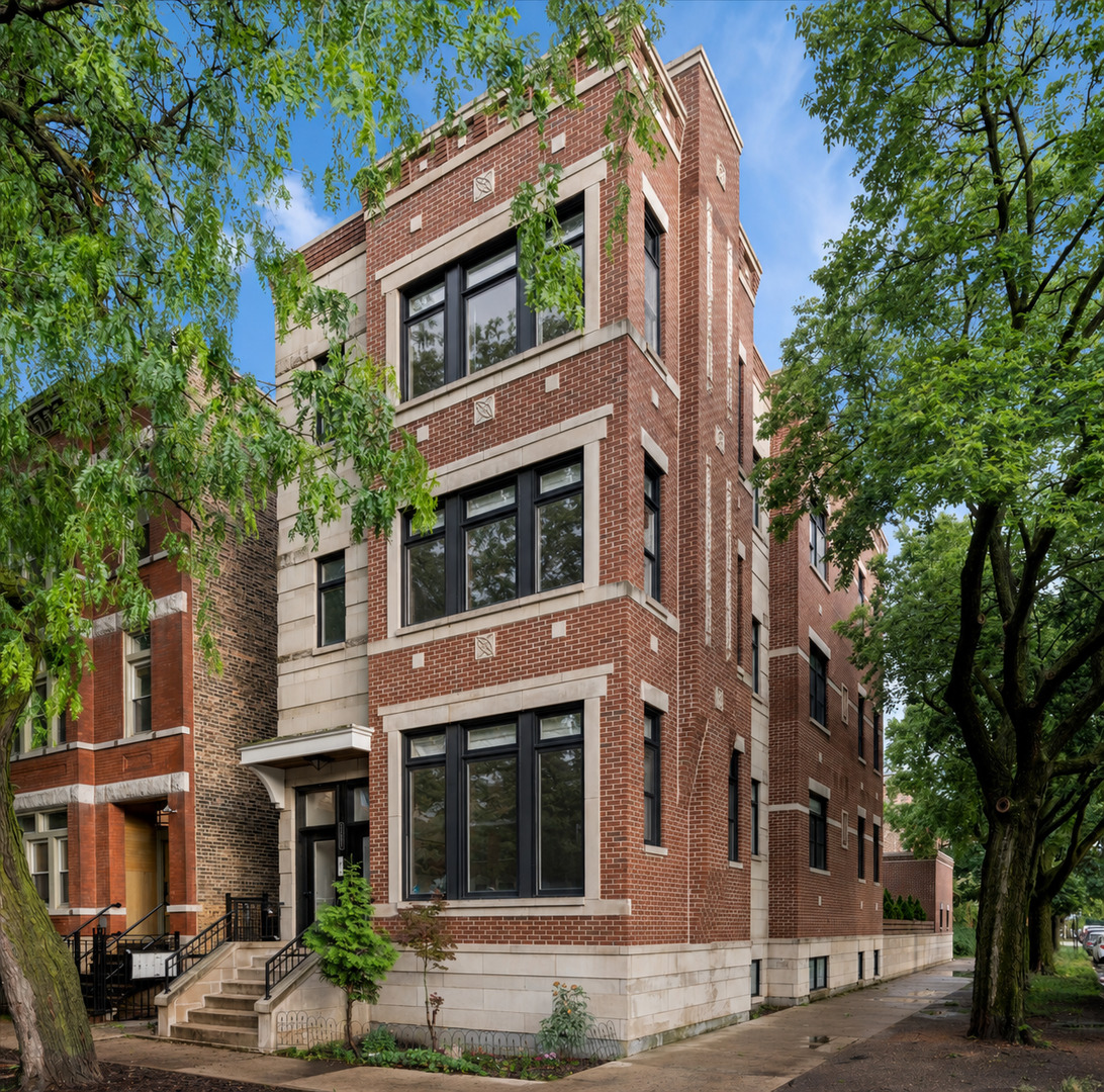 Homes for sale in Chicago, IL | 2157 W Potomac Ave #1, Chicago, IL 60622 | MLS# 12676487
