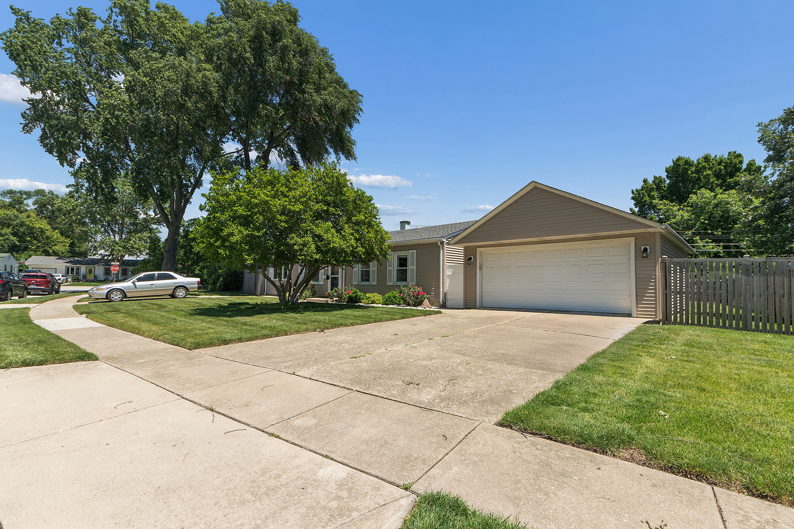 Homes for sale in Romeoville, IL | 627 Glen Ave, Romeoville, IL 60446 | MLS# 12676866