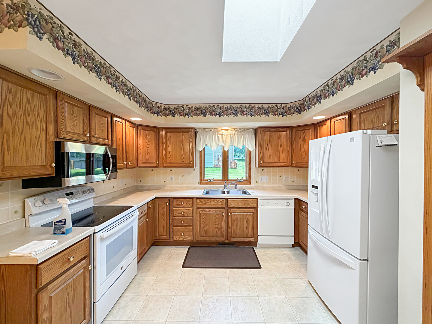 Homes for sale in Freeport, IL | 1909 Comanche Ct, Freeport, IL 61032