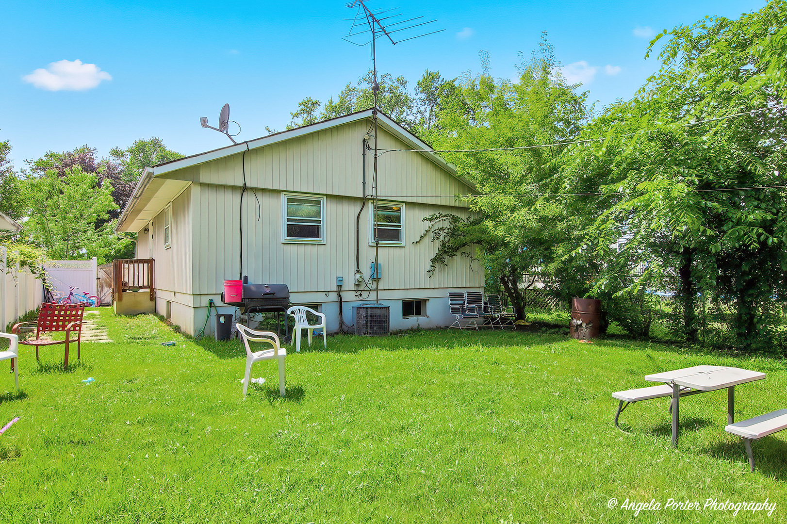 Homes for sale in Round Lake Beach, IL | 1429 N Pleasant Dr, Round Lake Beach, IL 60073 | MLS# 12677223