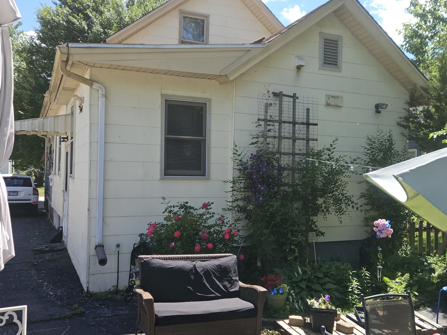 Homes for sale in Elgin, IL | 618 Washburn St, Elgin, IL 60123 | MLS# 12677346