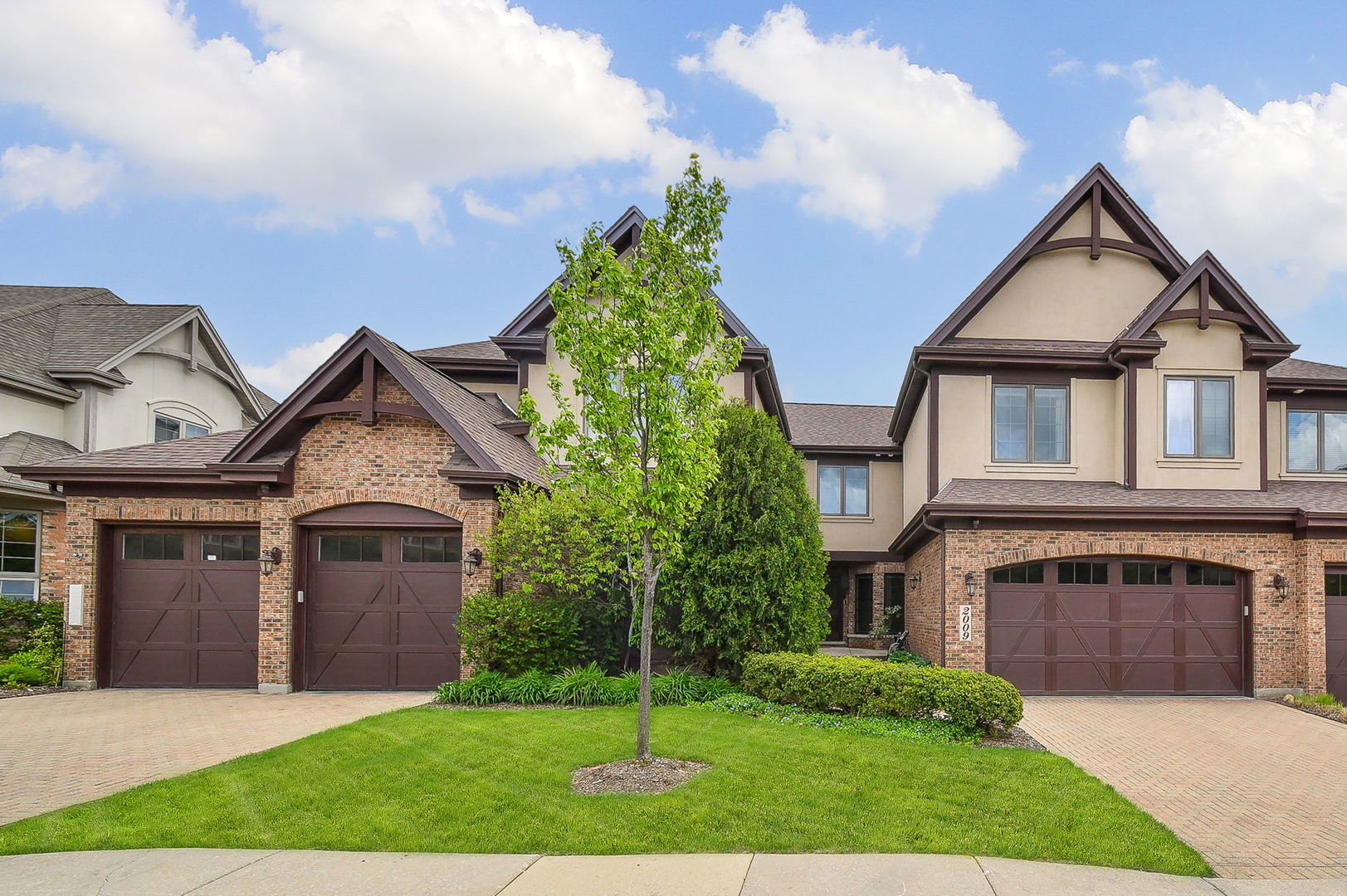 Homes for sale in Wheaton, IL | 2009 Mackenzie Pl #2009, Wheaton, IL 60187 | MLS# 12677377
