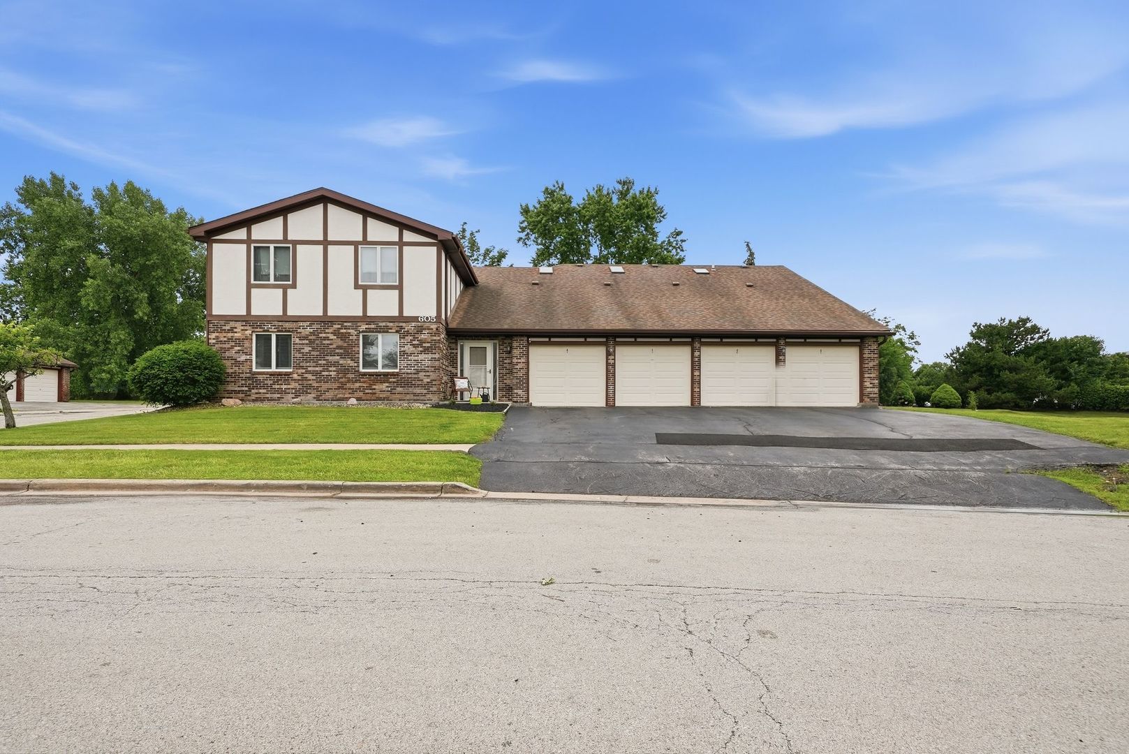 Homes for sale in New Lenox, IL | 605 Crescenzo Ct #C, New Lenox, IL 60451 | MLS# 12677471