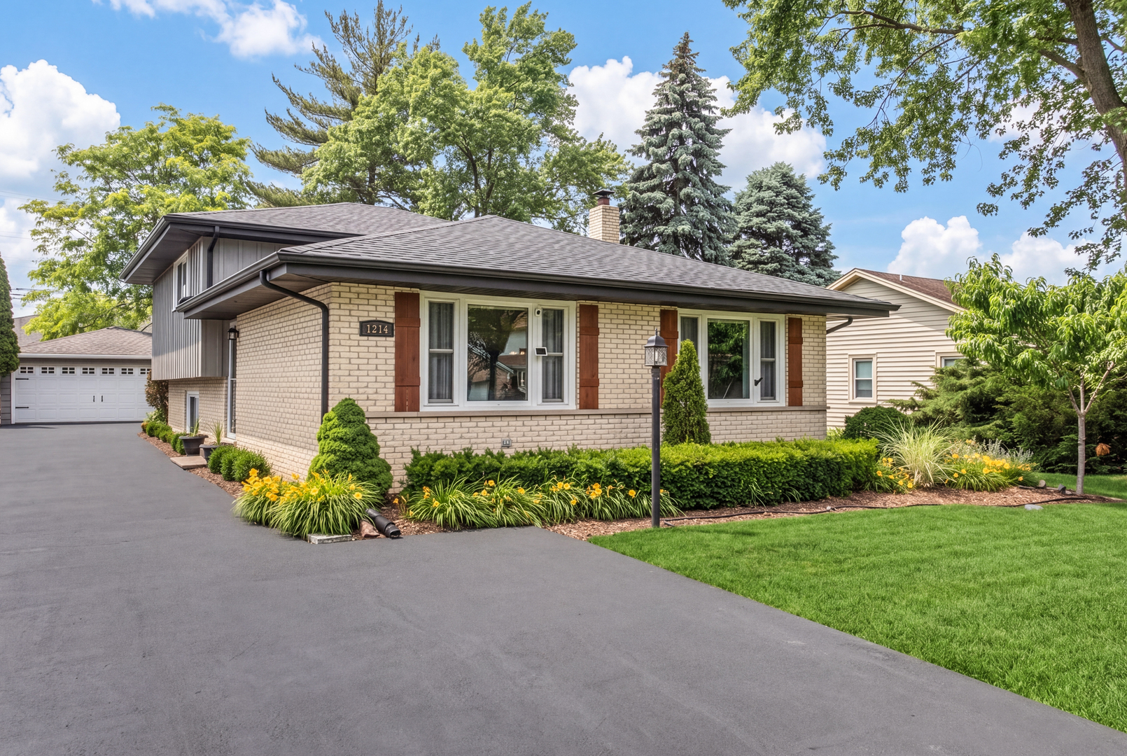 1st image of 1214 S Pine Ave, Arlington Heights, IL 60005 | MLS# 12677629