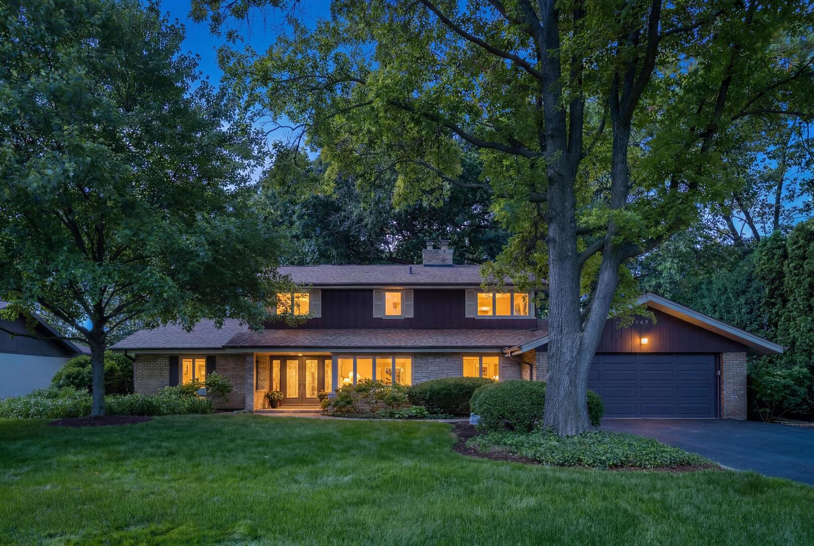 Homes for sale in Oak Brook, IL | 147 Timber View Dr, Oak Brook, IL 60523 | MLS# 12677761