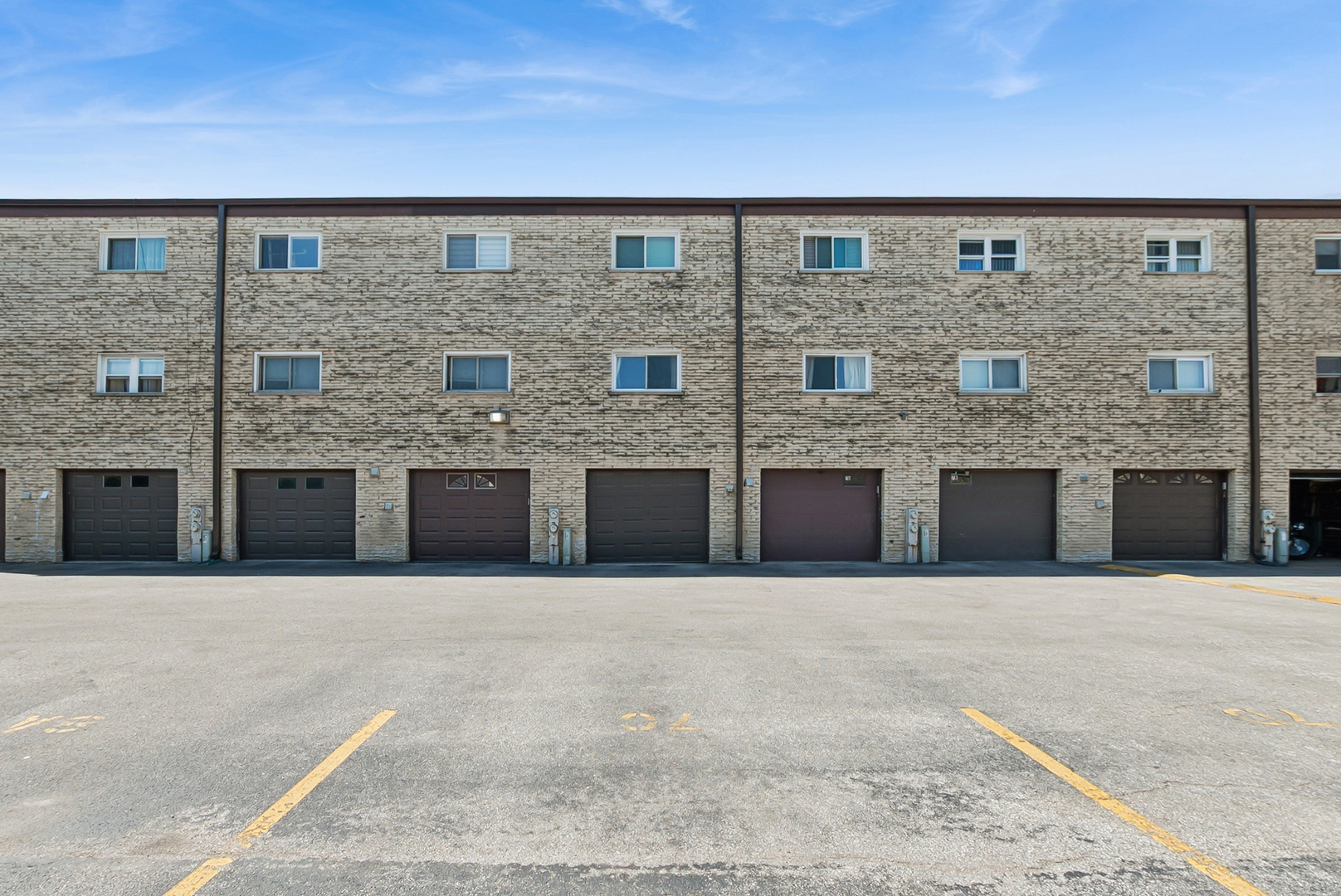 Homes for sale in Hickory Hills, IL | 9111 S Roberts Rd #7C, Hickory Hills, IL 60457 | MLS# 12677794