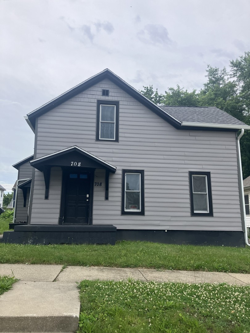 Homes for sale in Bloomington, IL | 708 W Jefferson St W, Bloomington, IL 61701 | MLS# 12677924