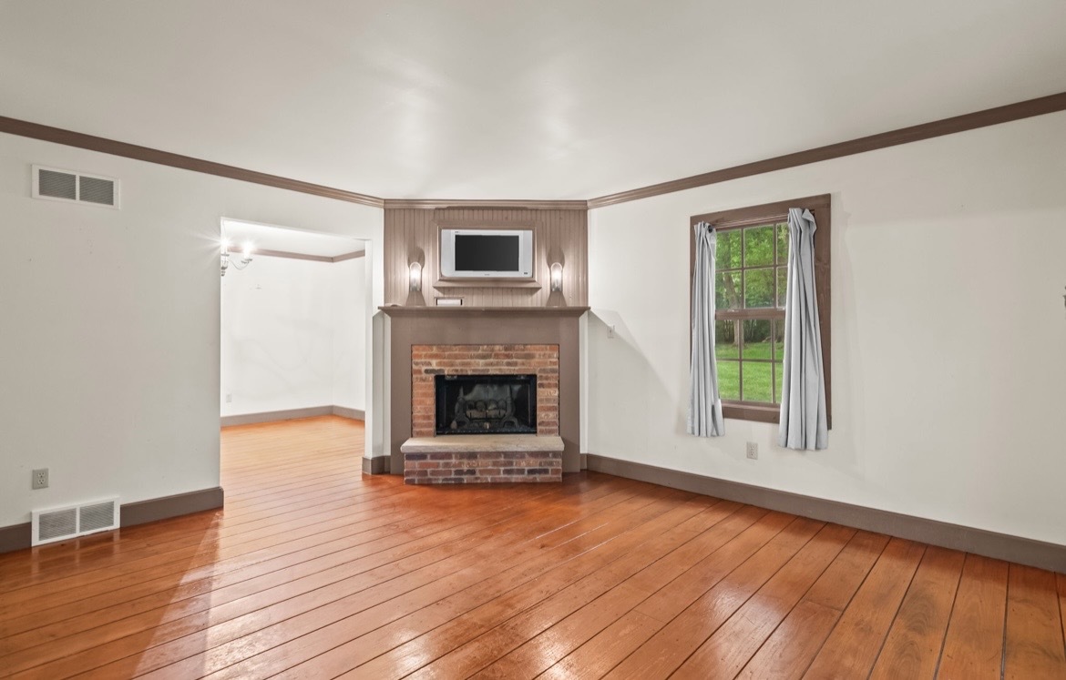 Homes for sale in Girard, IL | 38 Wedgewood Ln, Girard, IL 62640 | MLS# 12678152