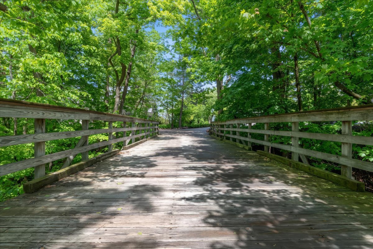 35th image of 2441 Woodbridge Ln, Highland Park, IL 60035 | MLS# 12678213