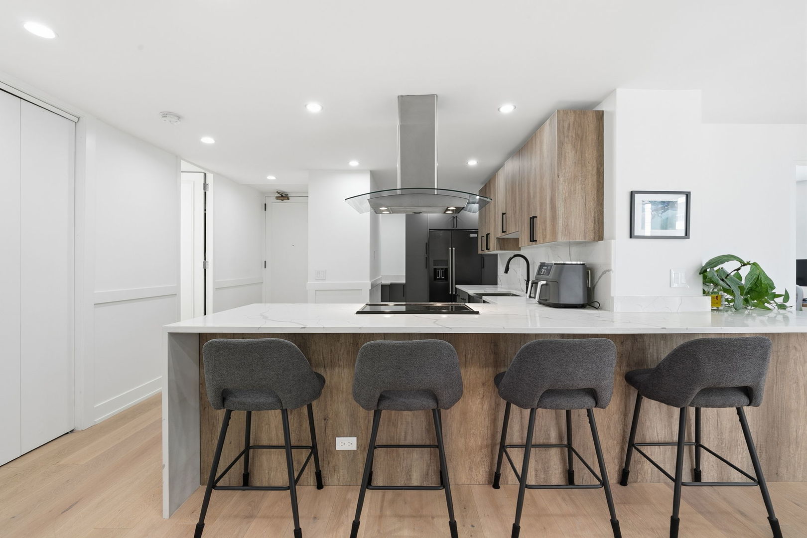Homes for sale in Chicago, IL | 200 E Delaware Pl #11A, Chicago, IL 60611 | MLS# 12678385