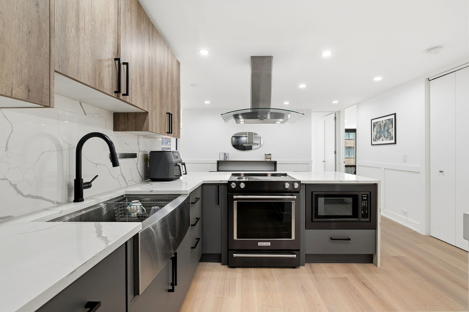 Homes for sale in Chicago, IL | 200 E Delaware Pl #11A, Chicago, IL 60611 | MLS# 12678385