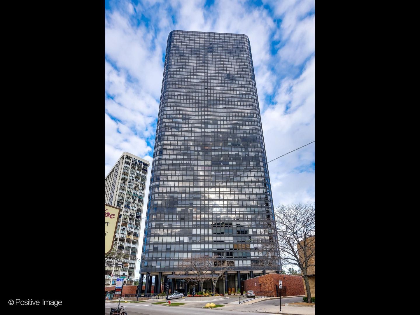 Homes for sale in Chicago, IL | 5415 N Sheridan Rd #5015, Chicago, IL 60640 | MLS# 12678743