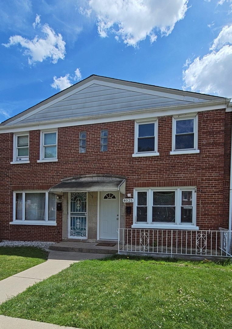 Homes for sale in Chicago, IL | 4025 W 58Th Pl, Chicago, IL 60629 | MLS# 12678758