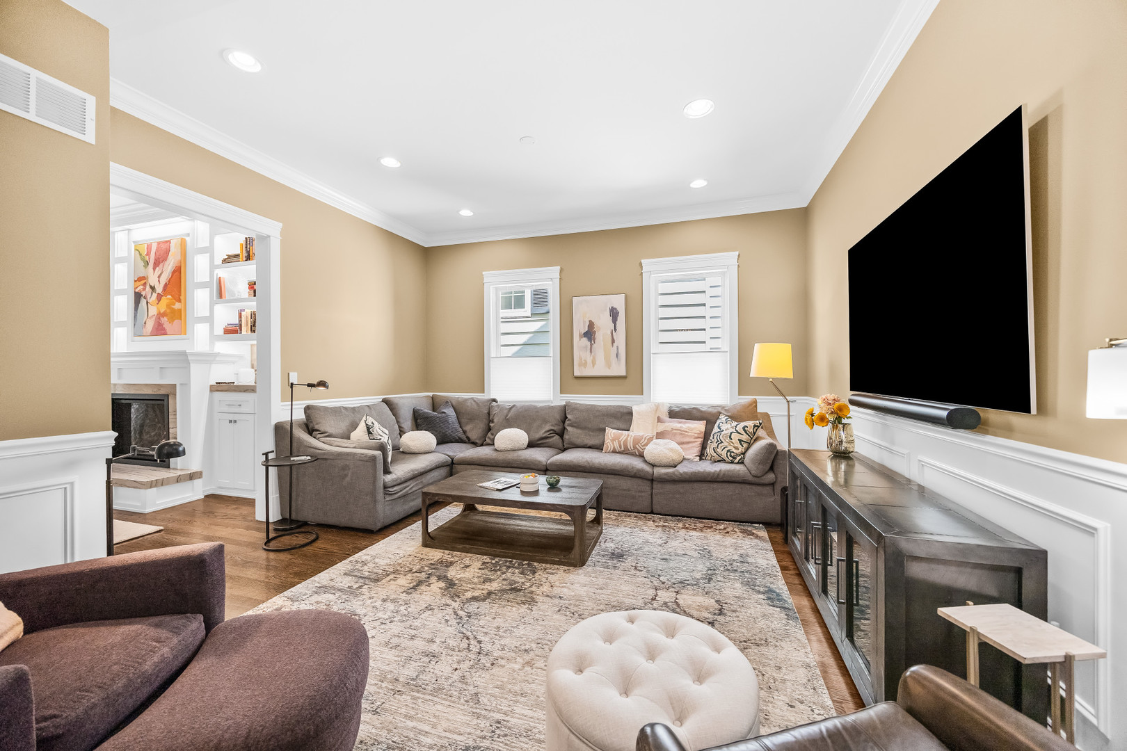 3rd image of 2121 Pioneer Rd, Evanston, IL 60201 | MLS# 12678816