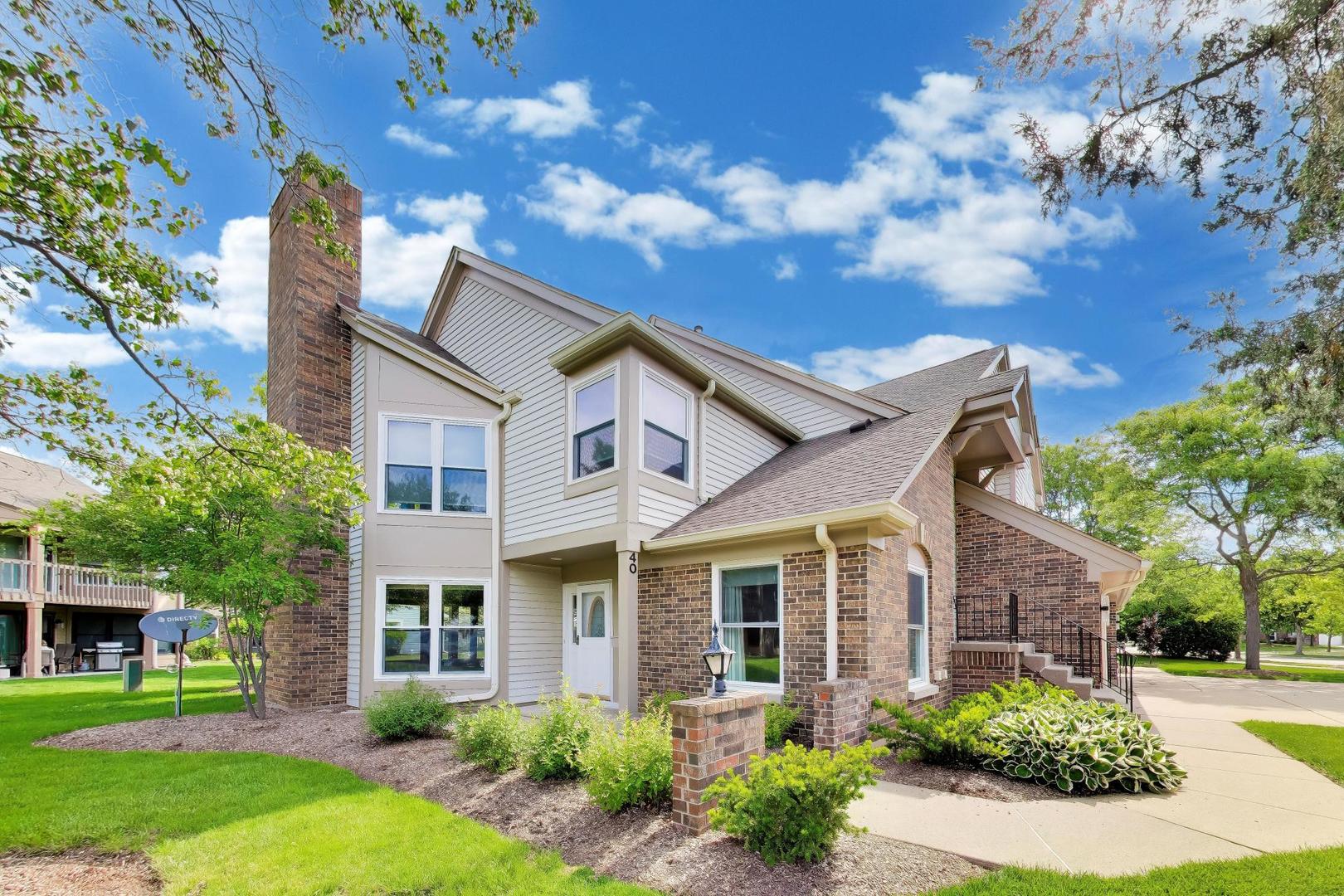 Homes for sale in Buffalo Grove, IL | 40 Willow Pkwy #0, Buffalo Grove, IL 60089 | MLS# 12678838