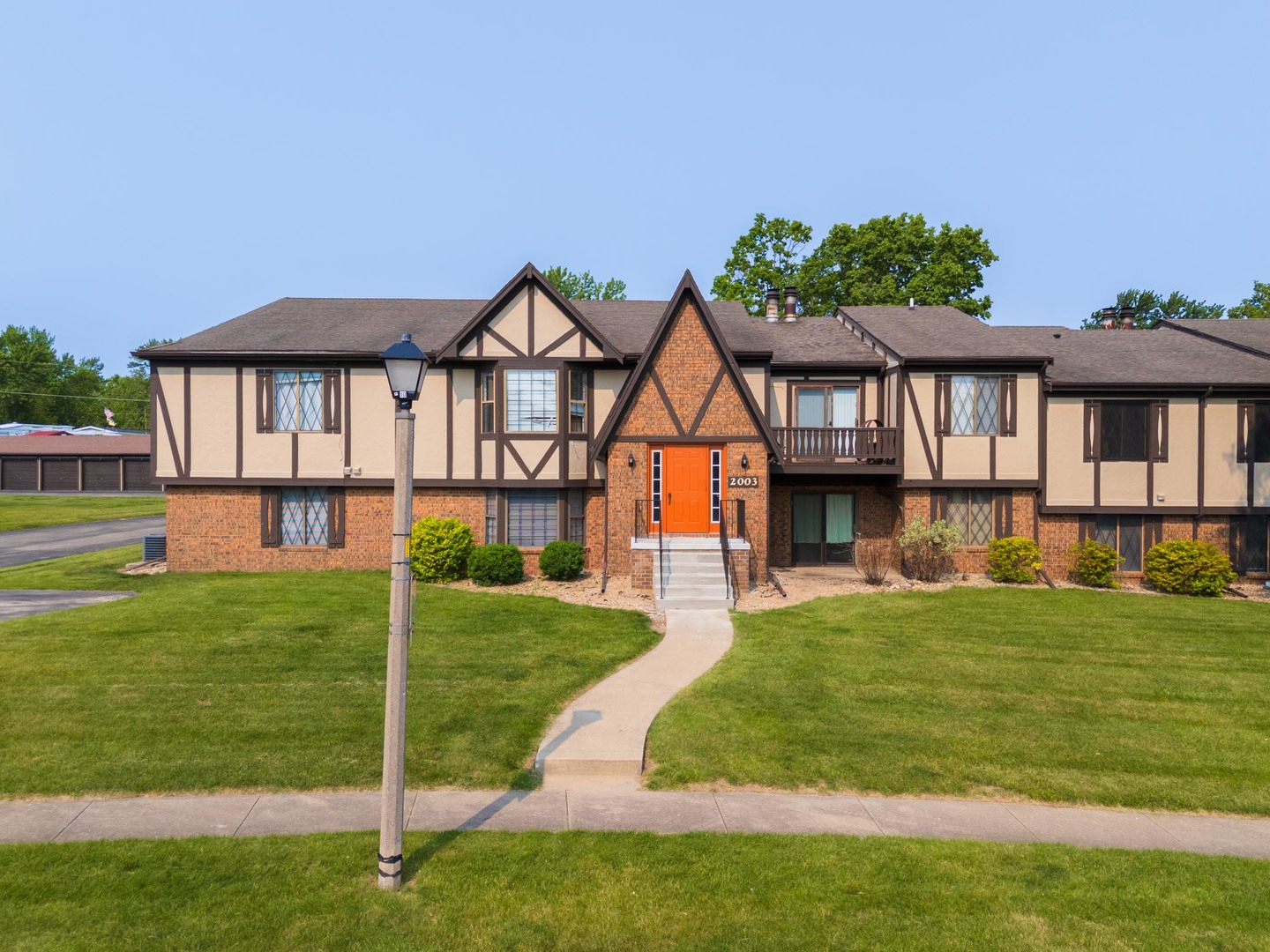 Homes for sale in Bloomington, IL | 2003 Tracy Dr #1, Bloomington, IL 61704 | MLS# 12678897