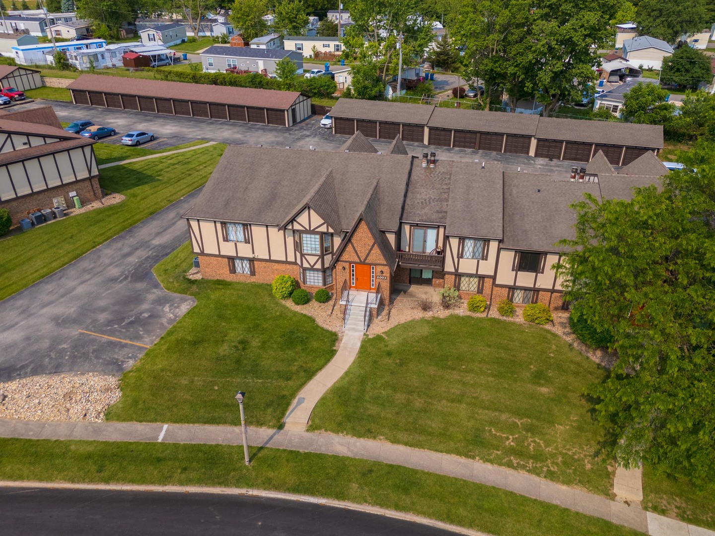 Homes for sale in Bloomington, IL | 2003 Tracy Dr #1, Bloomington, IL 61704 | MLS# 12678897