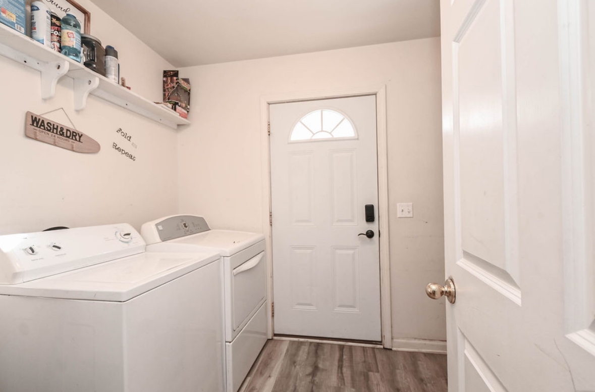 Homes for sale in Waukegan, IL | 1425 N Mcaree Rd, Waukegan, IL 60085 | MLS# 12679177